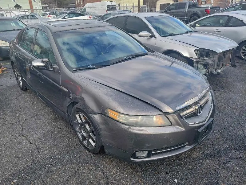 19UUA76537A047040