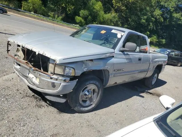 1B7HC13Y1YJ176594