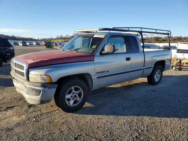 1B7HC13Y4XJ557158