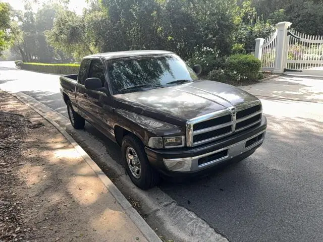 1B7HC13Y6WJ195686