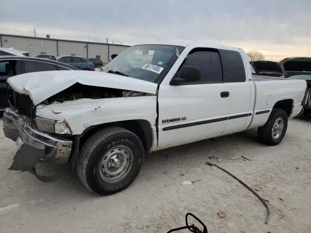 1B7HC13Z8WJ158423