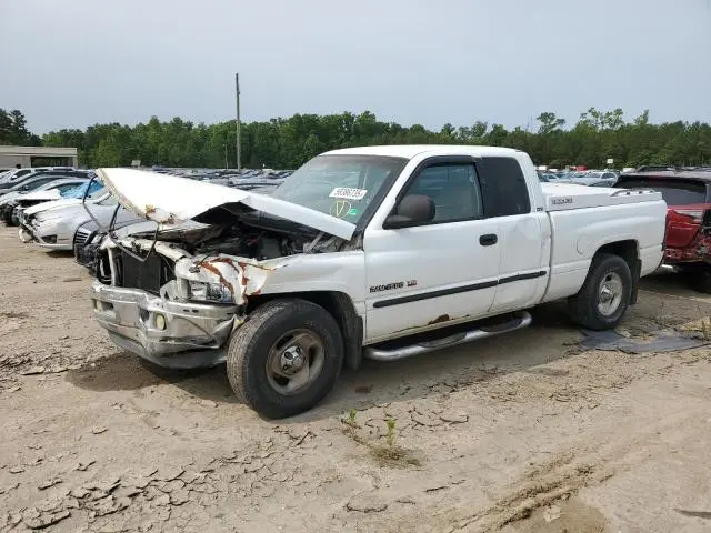 1B7HC13Z8YJ158201