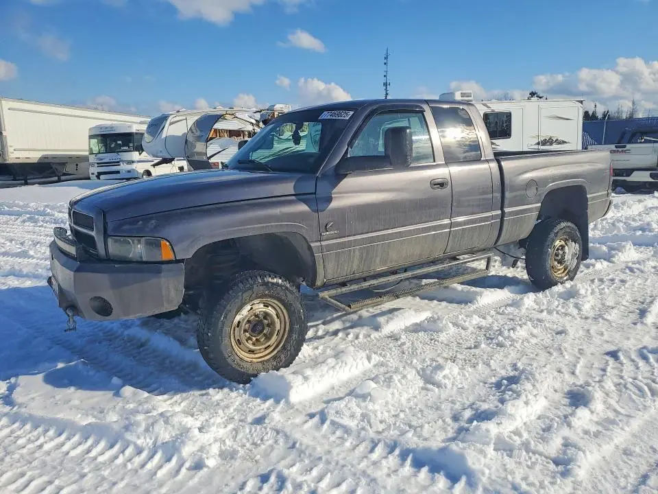 1B7HF13Y11J570982
