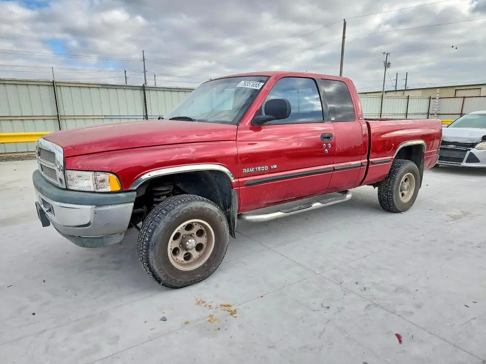 1B7HF13Y4XJ505682