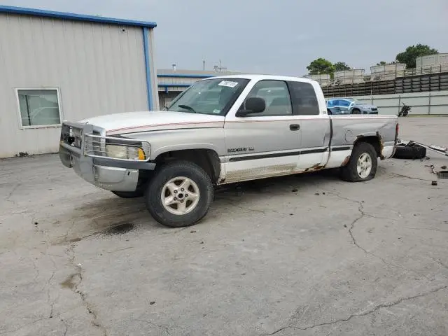 1B7HF13Z3WJ206840