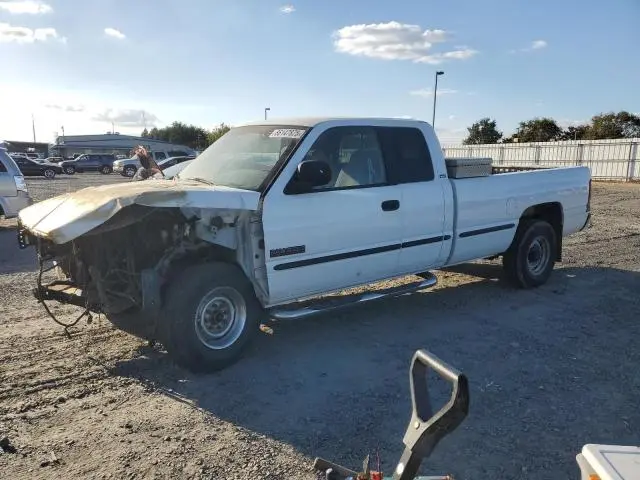 1B7KC2362XJ593196