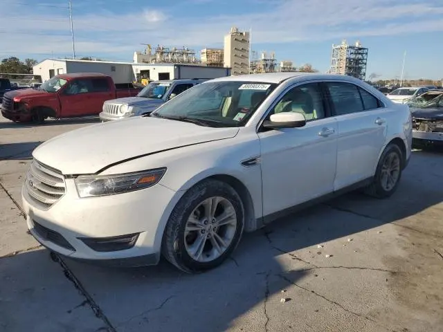 1FAHP2E82FG181195