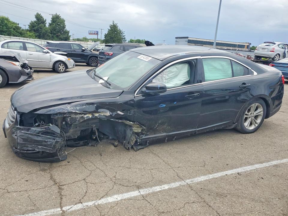 1FAHP2E89KG110182