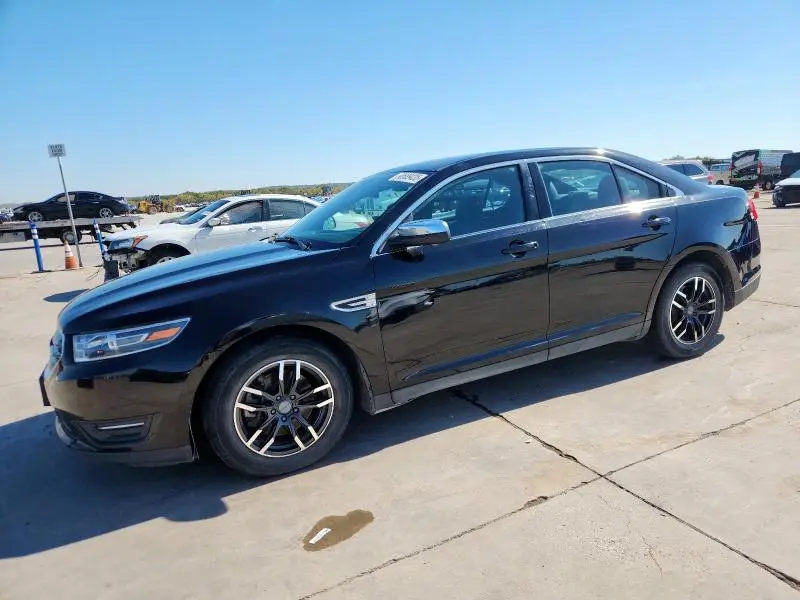 1FAHP2F87KG110826