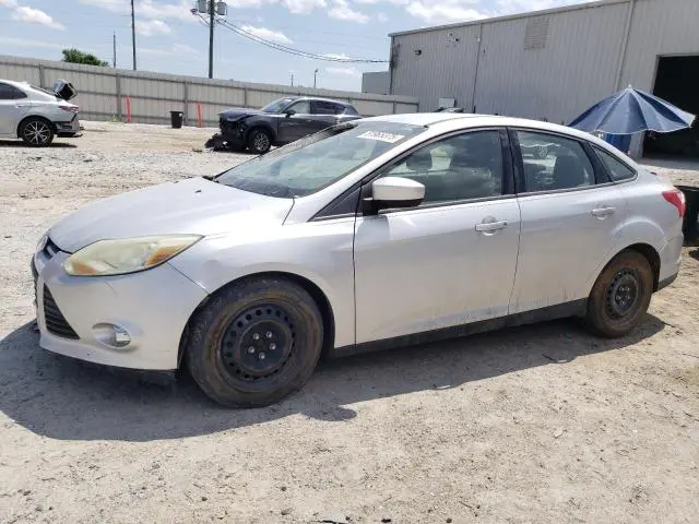 1FAHP3F26CL201547