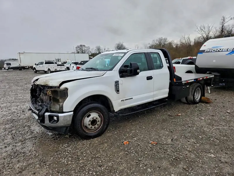 1FD8X3GT5NED72181