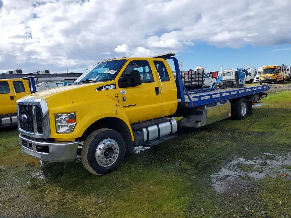 1FDWX6DC9KDF13882