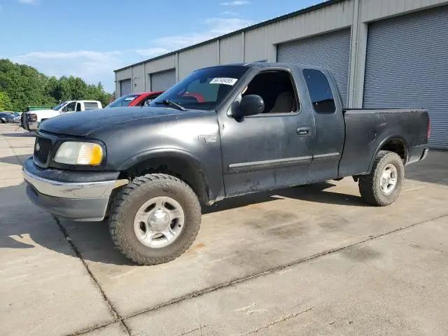1FTRX18L9YNB19395
