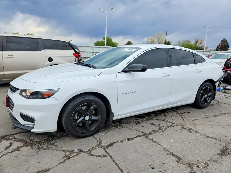 1G1ZB5ST2HF139585