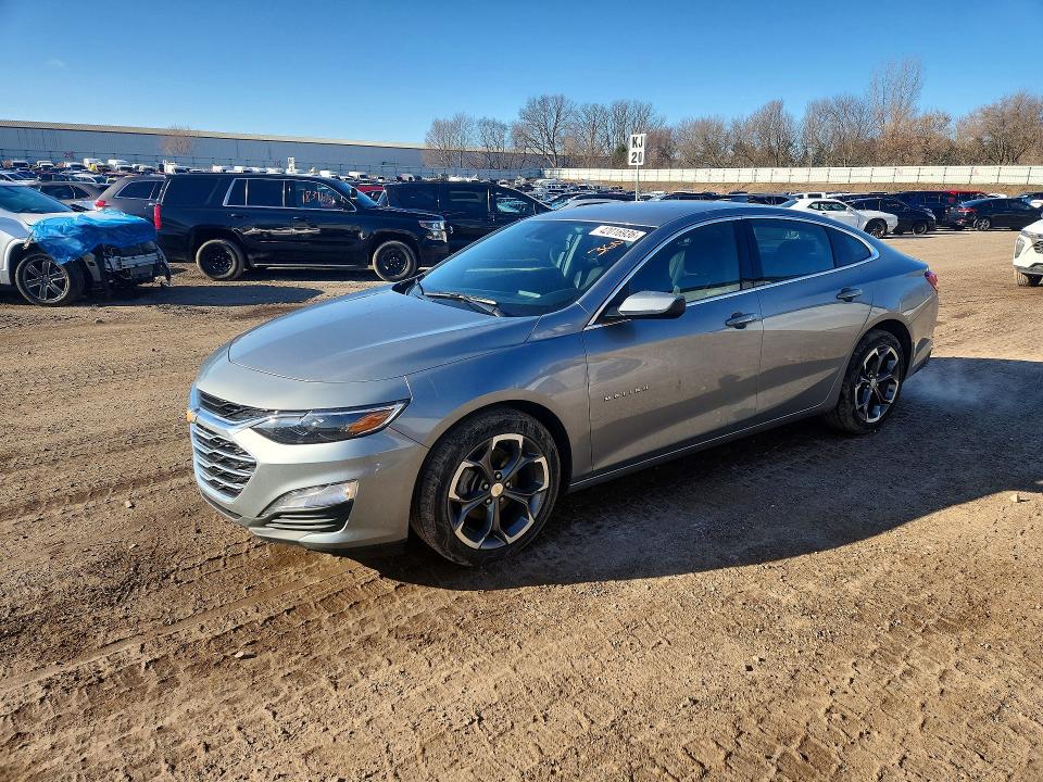 1G1ZD5ST2RF150081
