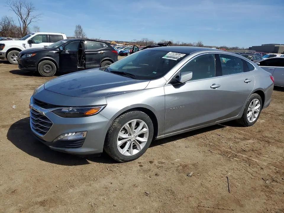 1G1ZD5ST2SF135084