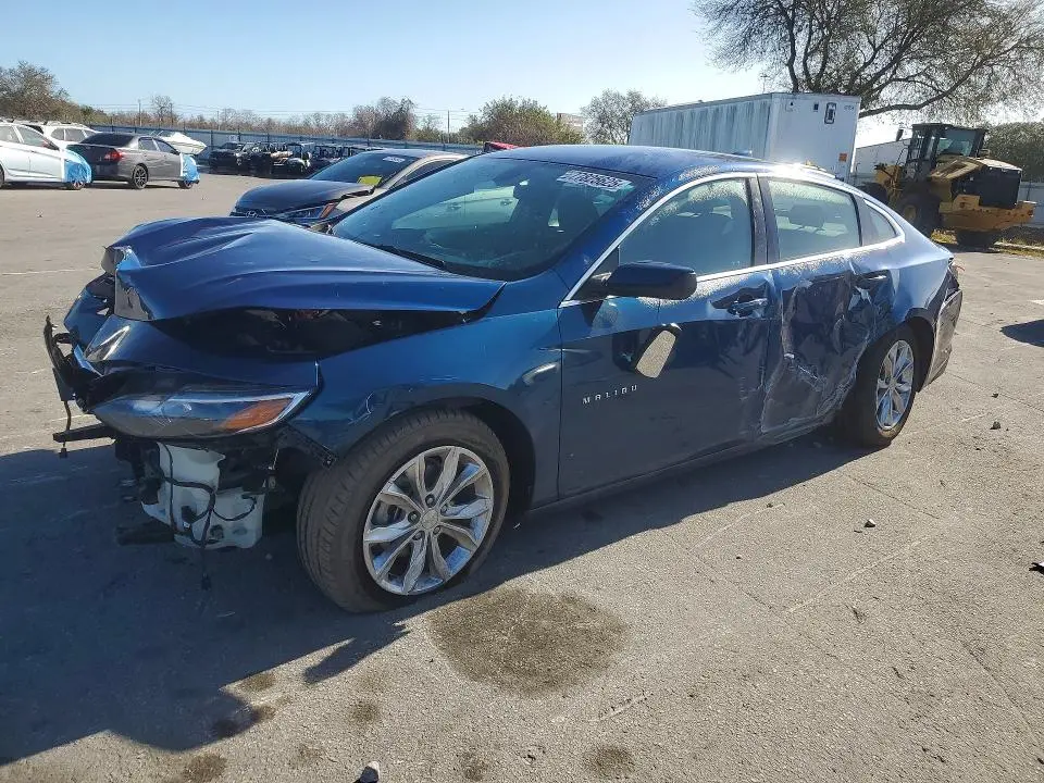 1G1ZD5ST8KF157588