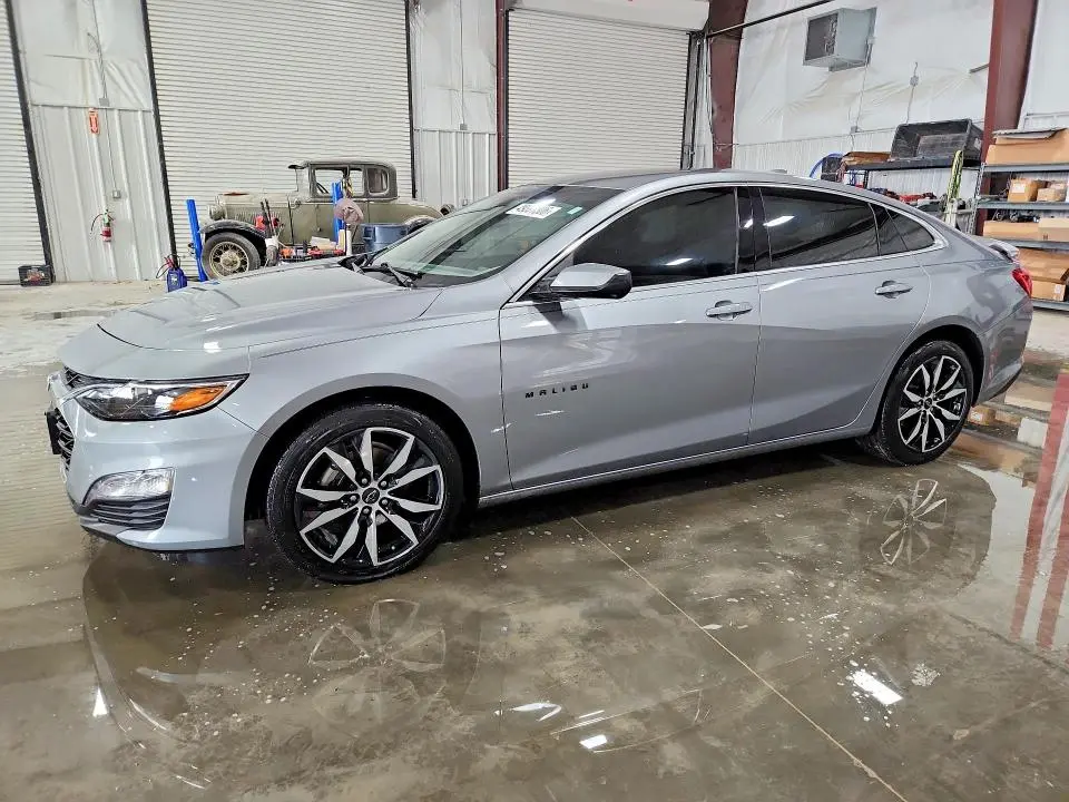 1G1ZG5ST5SF108209