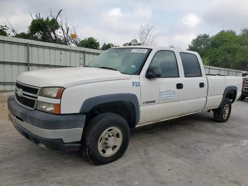 1GCHC23UX7F115748