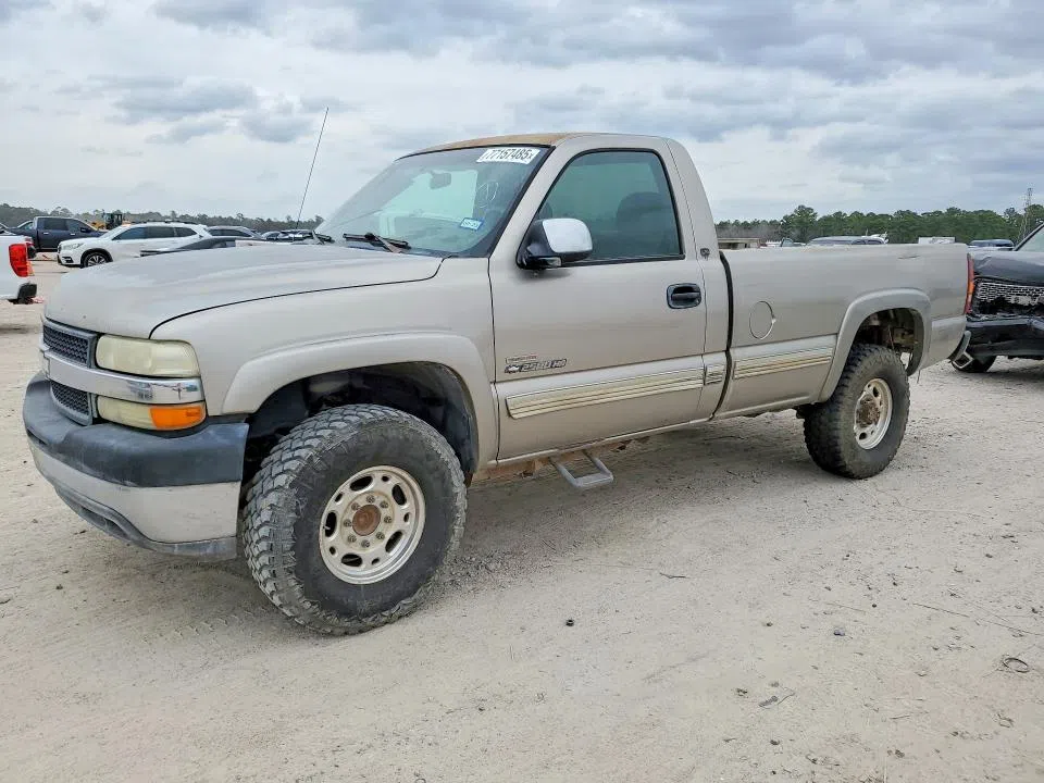 1GCHC24162E108783