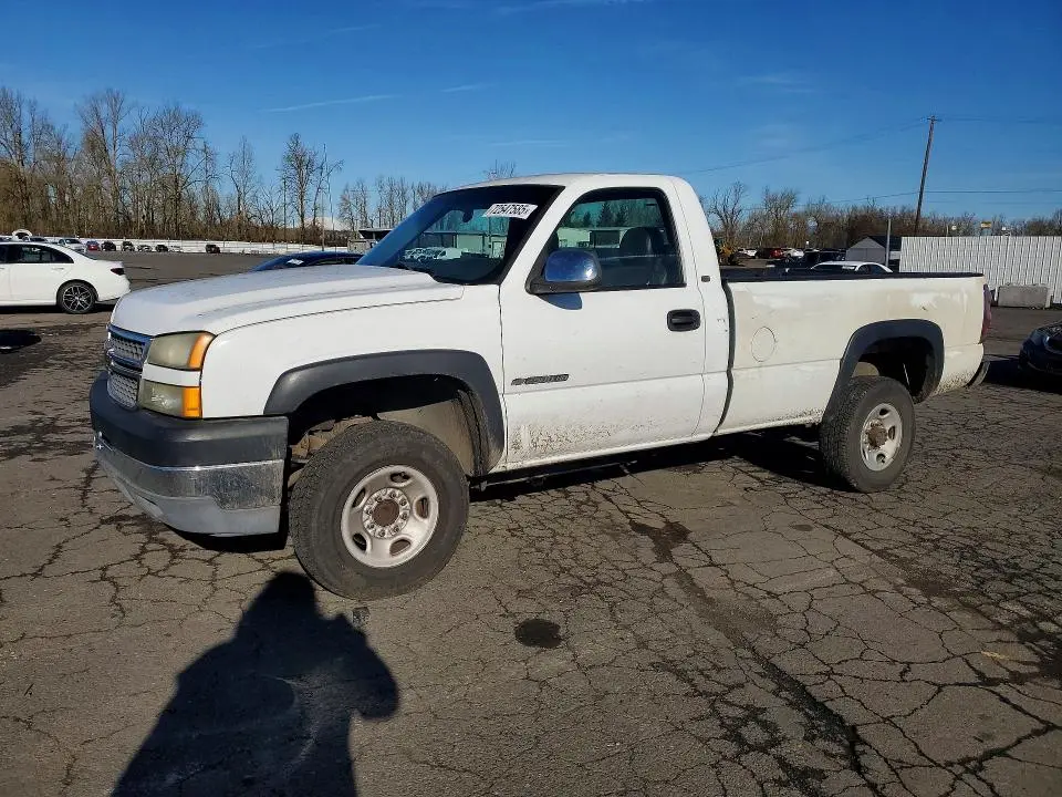 1GCHC24UX5E227354