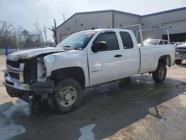 1GCHC29K28E107737