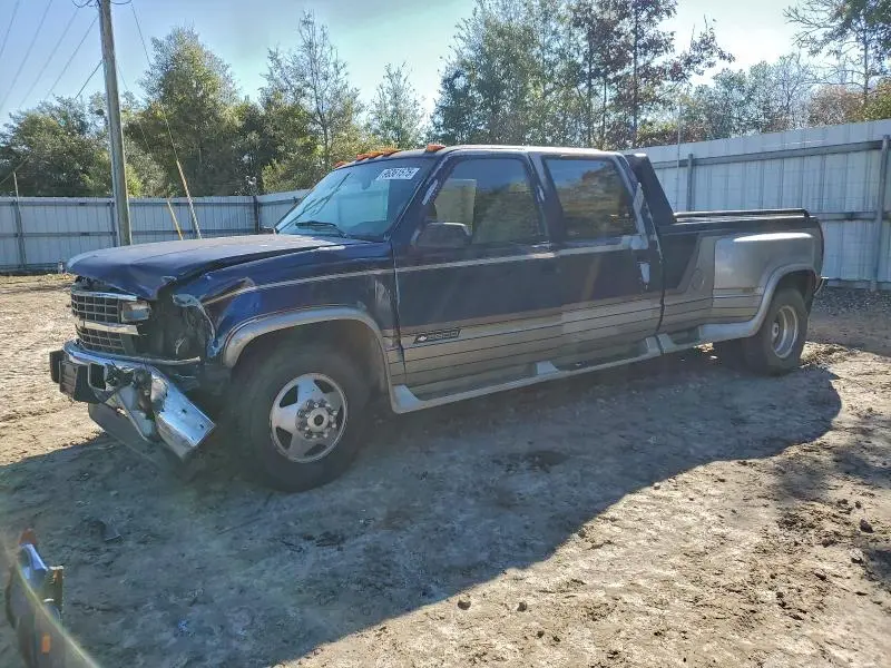 1GCHC33F2PJ395881