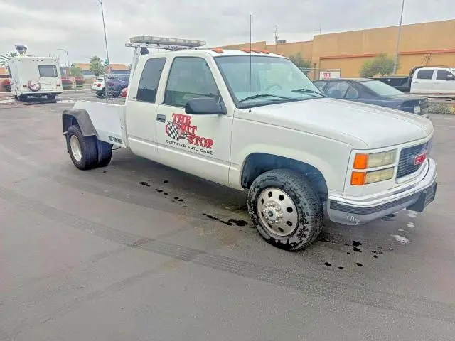 1GCHC39J6WE174884