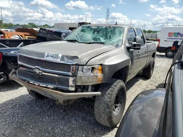 1GCHK236X8F164681