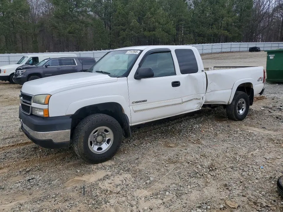 1GCHK29U37E158196