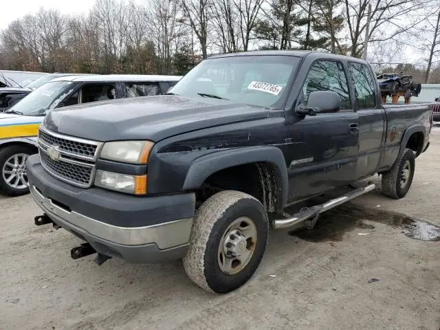 1GCHK29UX5E157365