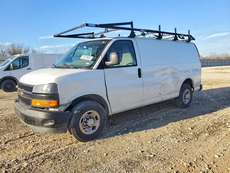 1GCWGAF71M1155270