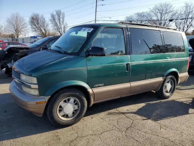 1GNDM19W8WB200244