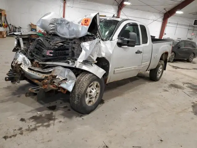 1GT220CG9BZ228024