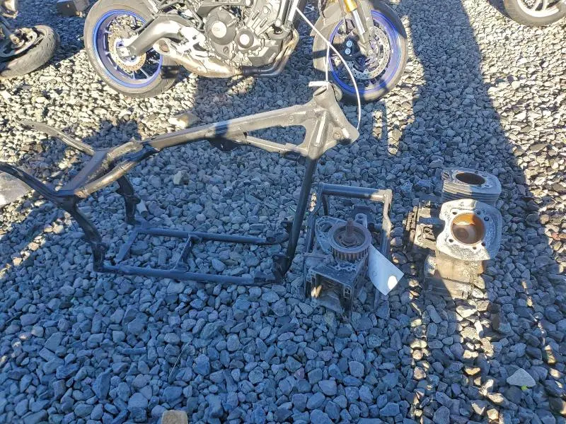 1HD1BVB396Y075145