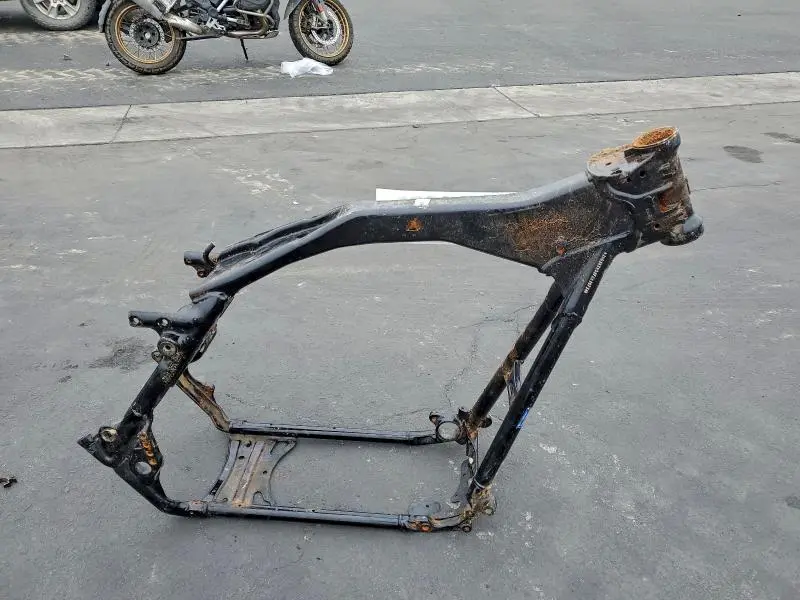 1HD1KTM38FB610714