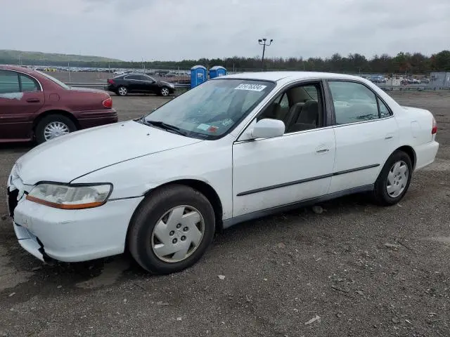 1HGCG1641YA093689