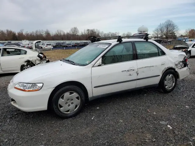 1HGCG1645YA038338