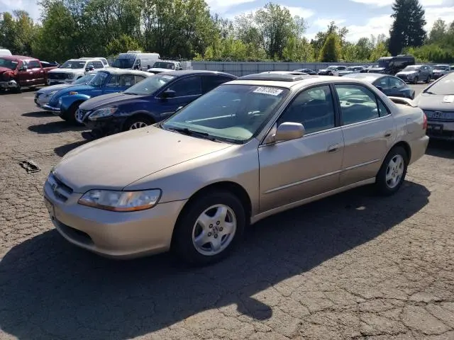 1HGCG1652YA001630