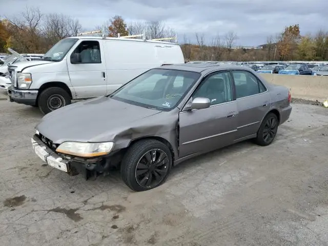 1HGCG1652YA078160