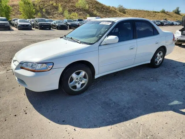 1HGCG1652YA086128