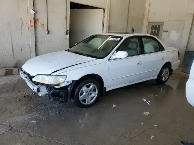 1HGCG1652YA098392