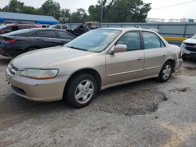 1HGCG1653YA030392