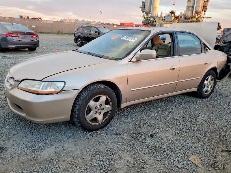 1HGCG1653YA073713