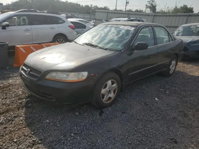1HGCG1655YA054757