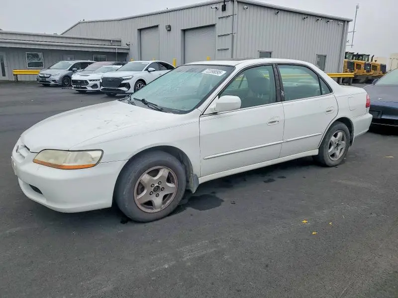 1HGCG1655YA059148