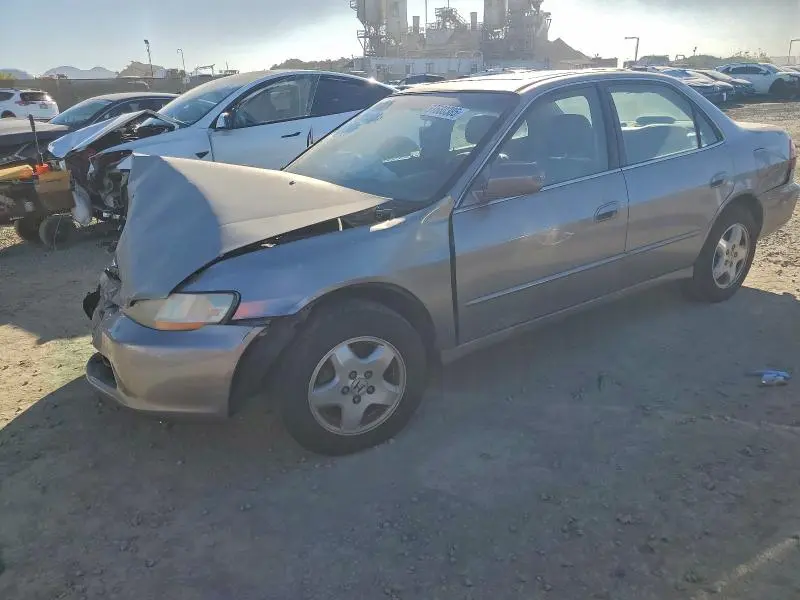 1HGCG1655YA069405