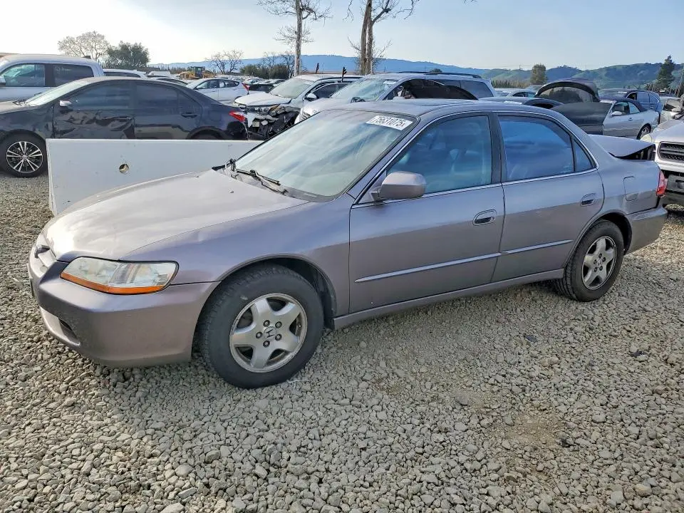 1HGCG1655YA091355