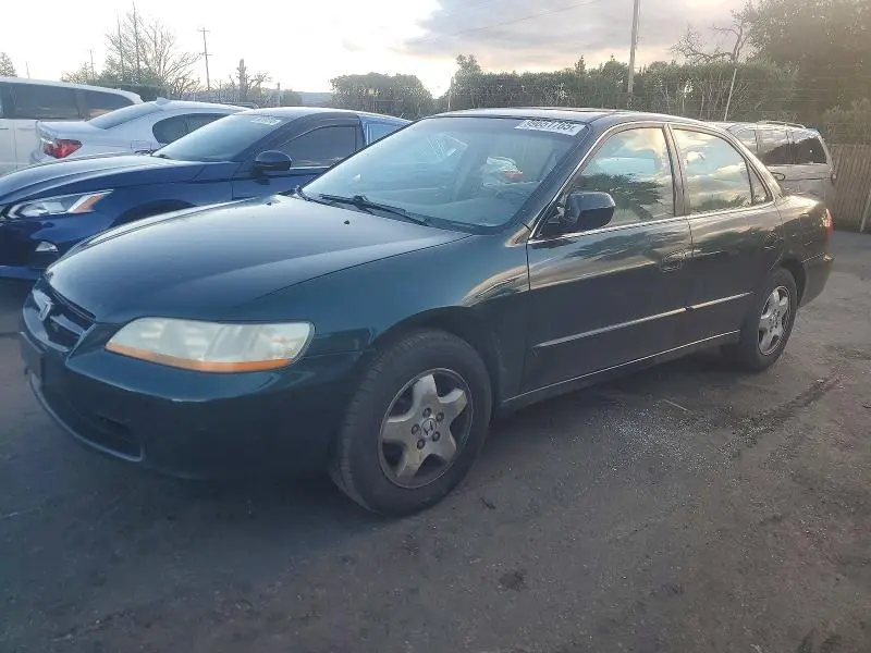 1HGCG1658YA076784