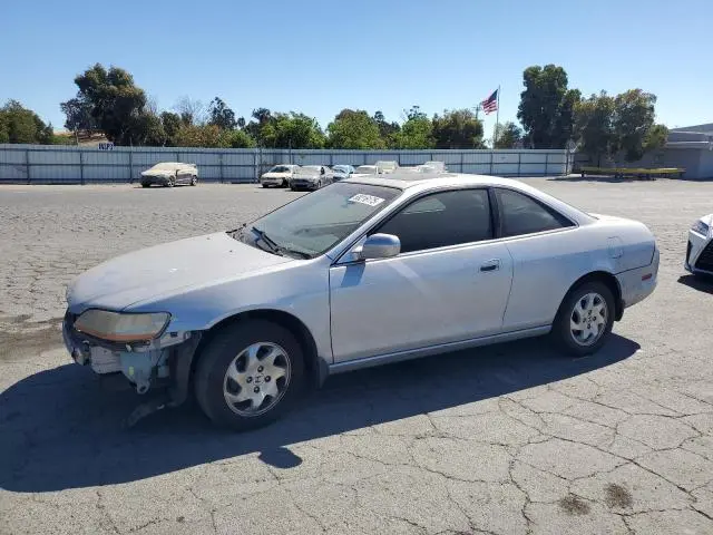 1HGCG3172YA030372